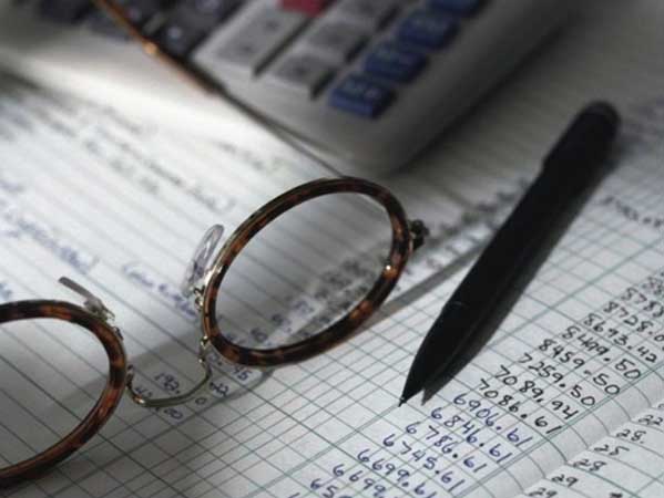 Muhasebeci diplomasını satın al.